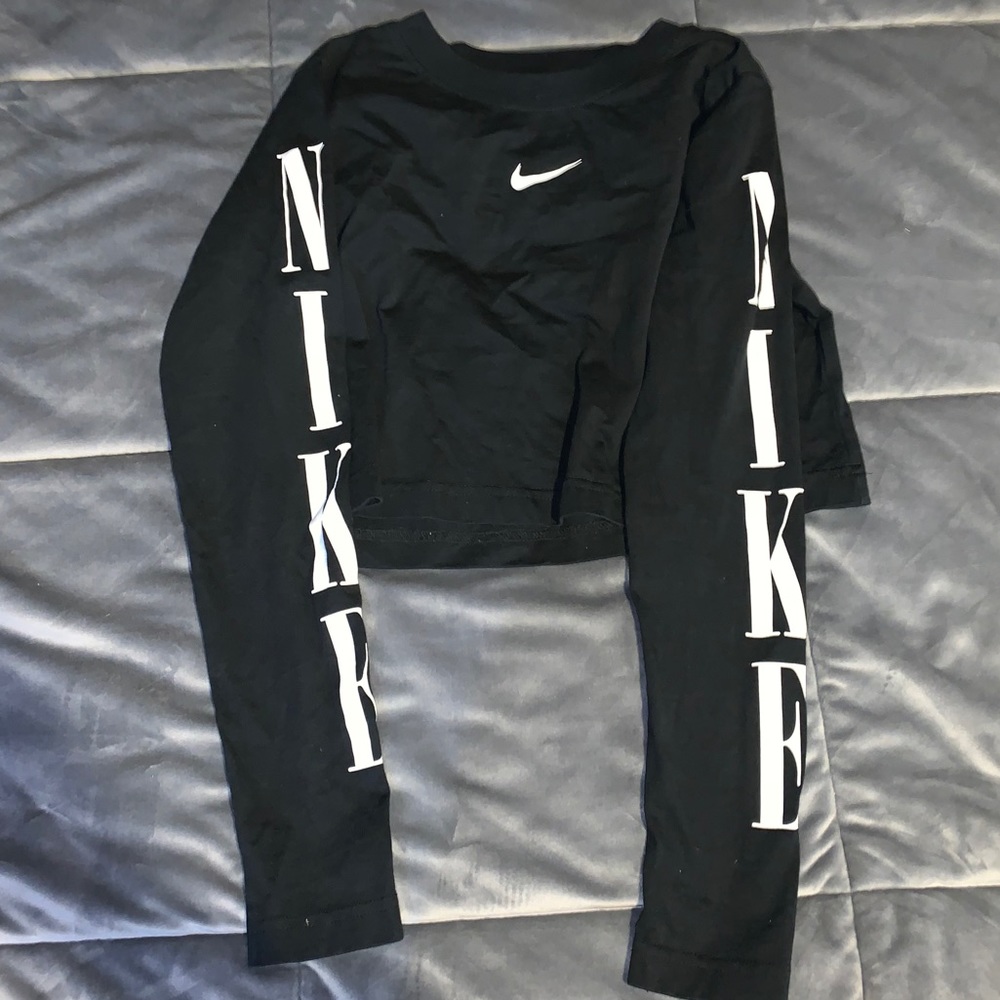 COPY - Black Nike long sleeve crop top